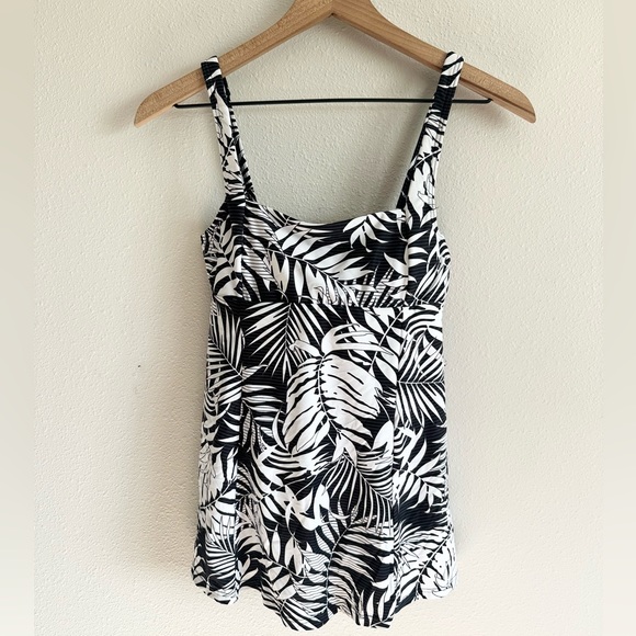 NEW Sea Level Swim Dress Size 4 - Picture 2 of 9